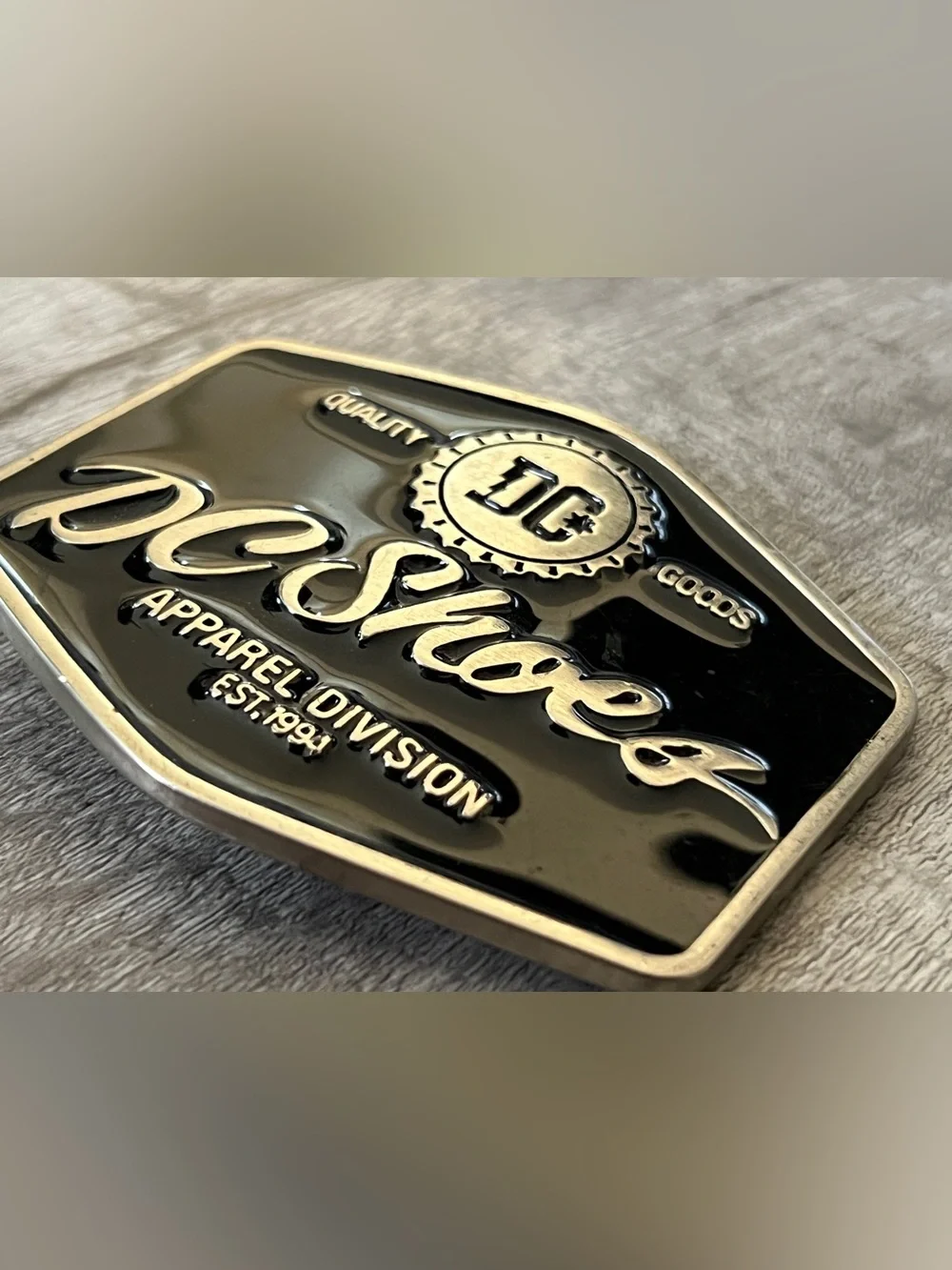 DC Shoes Logo Enamel Belt Buckle Black Glossy Metal Y2K Skate Streetwear